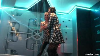 Allwam babes sharing their wet fun Screencap 57 on www.sinx.com