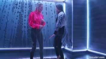 Elegant, Wet, And Living It Up! Screencap 84 on www.sinx.com