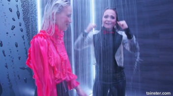Elegant, Wet, And Living It Up! Screencap 85 on www.sinx.com