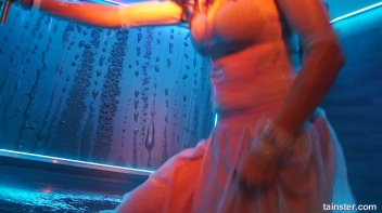 Elegant, Wet, And Living It Up! Screencap 29 on www.sinx.com