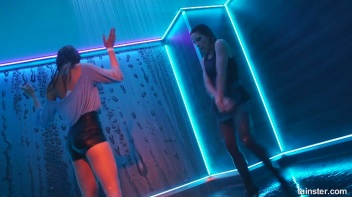 Elegant, Wet, And Living It Up! Screencap 41 on www.sinx.com