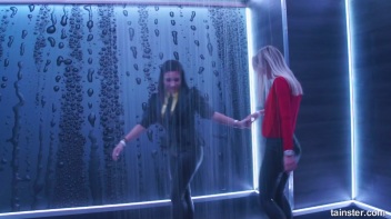 Elegant, Wet, And Living It Up! Screencap 44 on www.sinx.com
