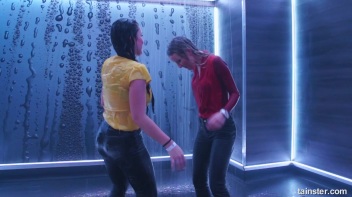 Elegant, Wet, And Living It Up! Screencap 61 on www.sinx.com