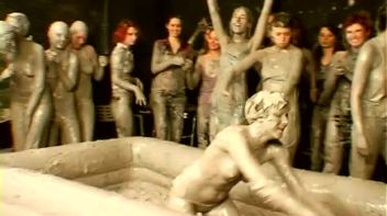 Underground Eurobabe Mud Club Screencap 15 on www.sinx.com