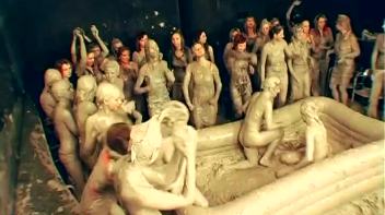 Underground Eurobabe Mud Club Screencap 30 on www.sinx.com