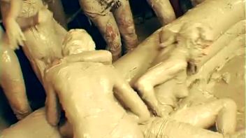 Underground Eurobabe Mud Club Screencap 40 on www.sinx.com