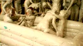 Underground Eurobabe Mud Club Screencap 45 on www.sinx.com