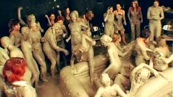 Underground Eurobabe Mud Club Screencap 56 on www.sinx.com