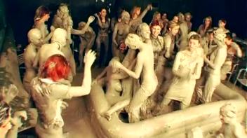 Underground Eurobabe Mud Club Screencap 58 on www.sinx.com