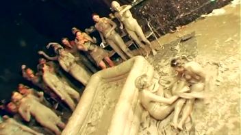 Underground Eurobabe Mud Club Screencap 7 on www.sinx.com