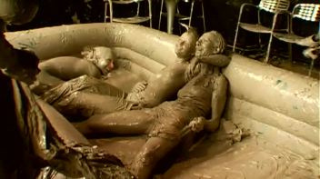 Underground Eurobabe Mud Club Screencap 80 on www.sinx.com