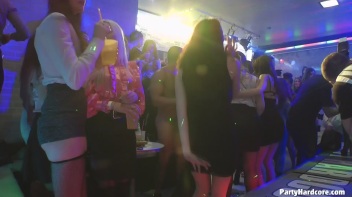 Party Hardcore Gone Crazy Vol. 32 Part 1 - Cam 1 Screencap 70 on www.sinx.com