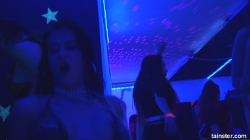 Spring Break Blow-Out Part 5 - Cam 4 Screencap 92 on www.sinx.com