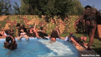 Private Pool Vol. 4 P2 Screencap 23 on www.sinx.com
