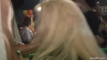 Gash Gamblers Part 2 Screencap 21 on www.sinx.com