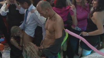 Gash Gamblers Part 2 Screencap 6 on www.sinx.com