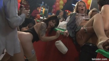 Gash Gamblers Part 2 Screencap 72 on www.sinx.com