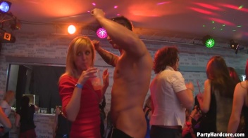 Party Hardcore Gone Crazy Vol. 11 Part 6 - Cam 1 Screencap 50 on www.sinx.com