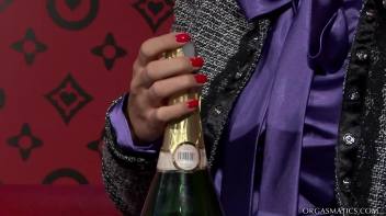 Champagne Showers and Girl Power Screencap 4 on www.sinx.com