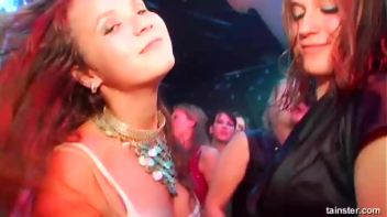 Eurobabe Olympics Part 3 - Cam 1 Screencap 27 on www.sinx.com