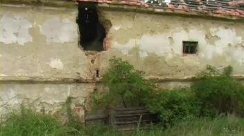 Just Trying To Help Out The Lovely Neighbor... Screencap 1 on www.sinx.com