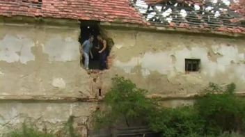 Just Trying To Help Out The Lovely Neighbor... Screencap 2 on www.sinx.com