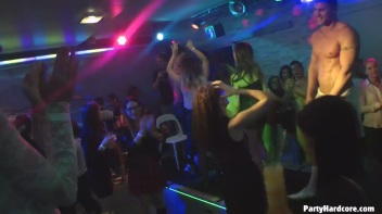 Party Hardcore Gone Crazy Vol. 32 Part 6 - Cam 1 Screencap 49 on www.sinx.com