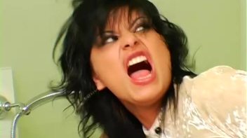 The Hidden Hussy in the Hamper Screencap 45 on www.sinx.com