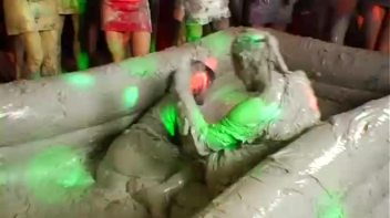 Your Perfect Outfight Ain't So Perfect Anymore Screencap 32 on www.sinx.com