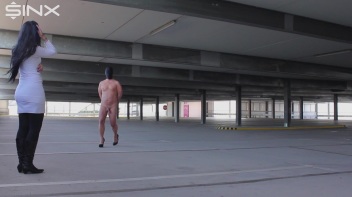 Sklave beim Lauftraining in Heels Screencap 32 on www.sinx.com