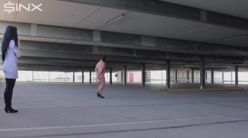 Sklave beim Lauftraining in Heels Screencap 12 on www.sinx.com