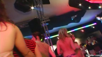 Blue Jean Babes Part 4 Cam 1 Screencap 33 on www.sinx.com