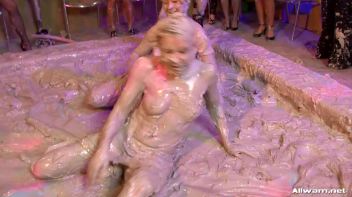 Blonde vs. Brunette Mud Battle Screencap 63 on www.sinx.com