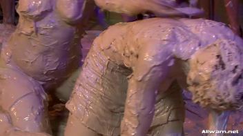 Blonde vs. Brunette Mud Battle Screencap 66 on www.sinx.com