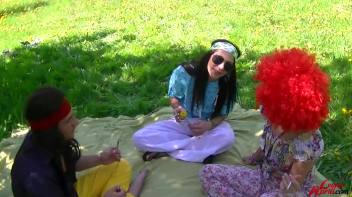 Hippy Chicks Crave That Dick! Screencap 13 on www.sinx.com