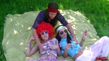 Hippy Chicks Crave That Dick! Screencap 27 on www.sinx.com