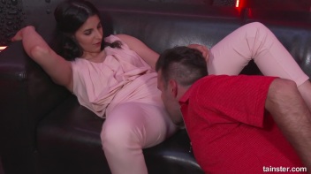 Model Gets Her Fully Clothed 15 Minutes of Casting Couch Fame Screencap 60 on www.sinx.com