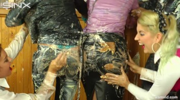 Business women get covered in cake Screencap 24 on www.sinx.com