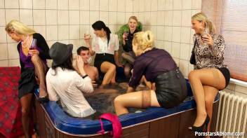 Jacuzzi Floozies Part 1 Screencap 20 on www.sinx.com