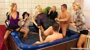 Jacuzzi Floozies Part 1 Screencap 38 on www.sinx.com