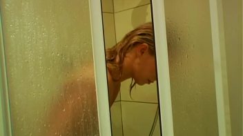 Steamy Wetlook Shower Screencap 76 on www.sinx.com
