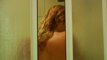 Steamy Wetlook Shower Screencap 79 on www.sinx.com