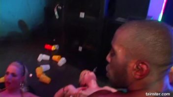 Pump It Up Part 5 - Cam 1 Screencap 6 on www.sinx.com