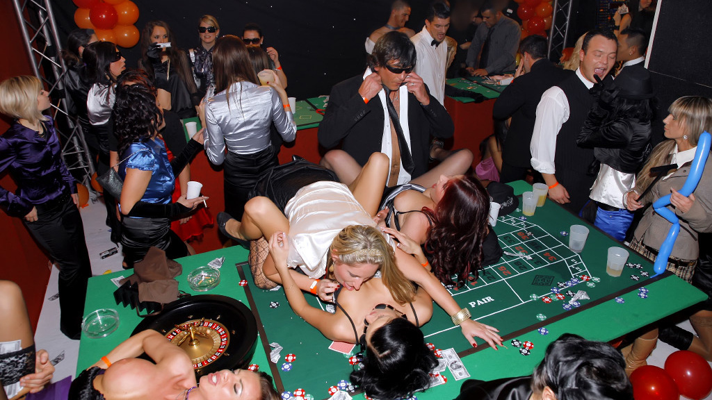 Gash Gamblers Part 1 - Cam 4 on www.sinx.com