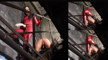 Latest deal - Mit dem XL Strapon auf der Treppe gefickt