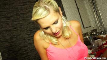 Lesbo Piss Buffet P 2 Screencap 5 on www.sinx.com