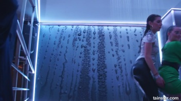 Showing Off In The Showers! Screencap 15 on www.sinx.com
