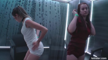 Showing Off In The Showers! Screencap 44 on www.sinx.com