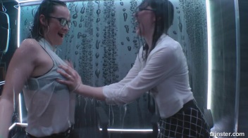 Showing Off In The Showers! Screencap 74 on www.sinx.com