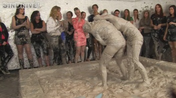 Muddy Wrestling: Regina vs. Kirsten Plant Screencap 88 on www.sinx.com